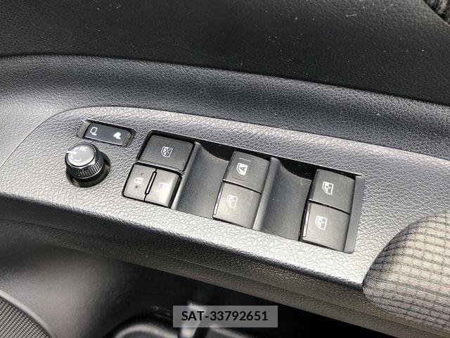 Toyota SIENTA 2017-09 8831591-22