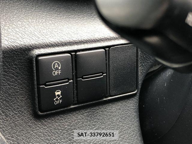 Toyota SIENTA 2017-09 8831591-24