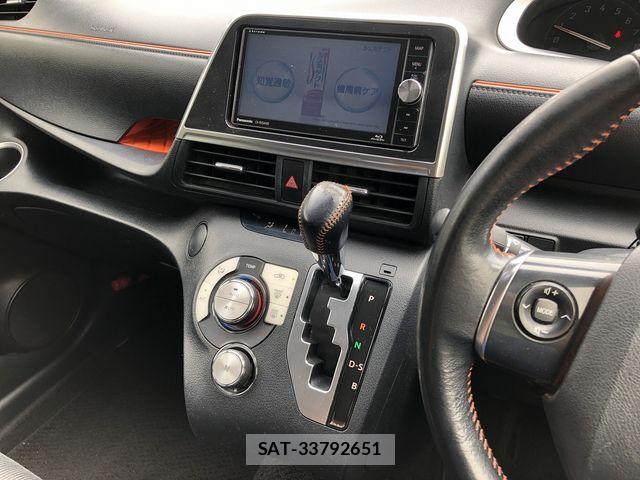 Toyota SIENTA 2017-09 8831591-25