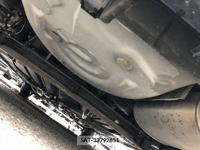 Toyota SIENTA 2017-09 8831591-28