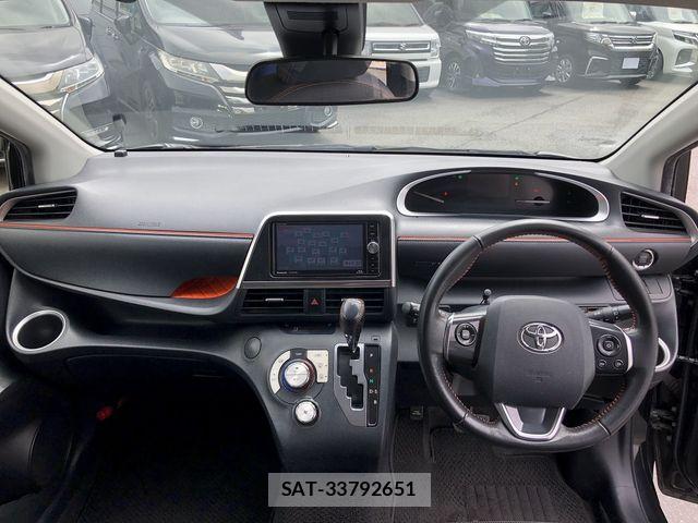 Toyota SIENTA 2017-09 8831591-2