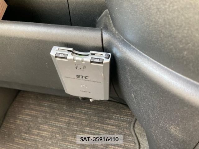 Toyota SIENTA 2008-02 8831598-17