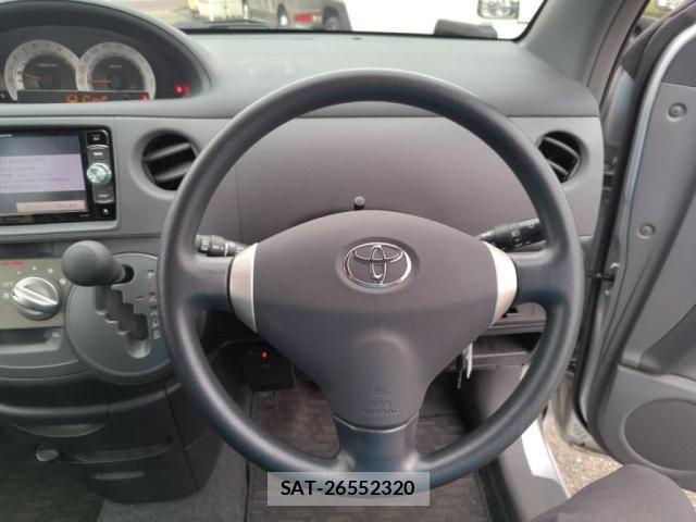 Toyota SIENTA 2011-07 8831592-13