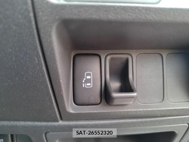 Toyota SIENTA 2011-07 8831592-15