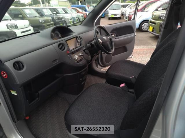 Toyota SIENTA 2011-07 8831592-21