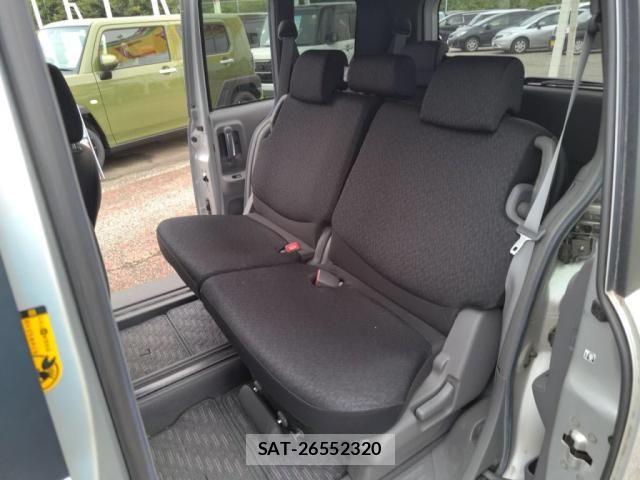 Toyota SIENTA 2011-07 8831592-22
