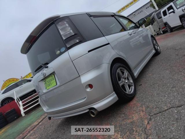 Toyota SIENTA 2011-07 8831592-25