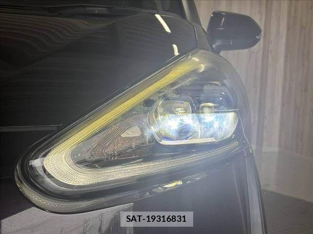 Toyota SIENTA 2018-01 8831580-11