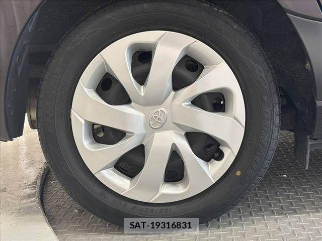 Toyota SIENTA 2018-01 8831580-13