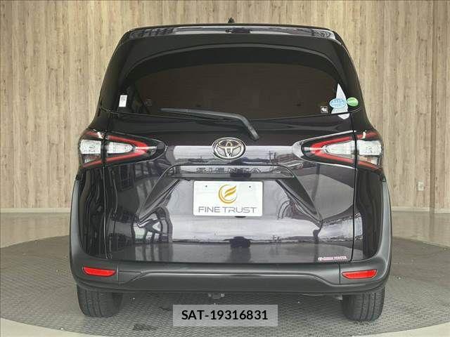 Toyota SIENTA 2018-01 8831580-17