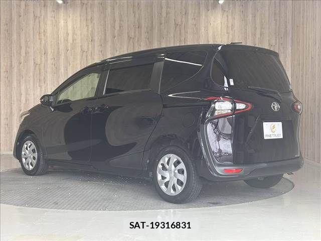 Toyota SIENTA 2018-01 8831580-19