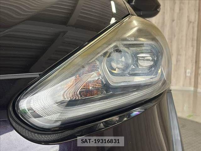 Toyota SIENTA 2018-01 8831580-21