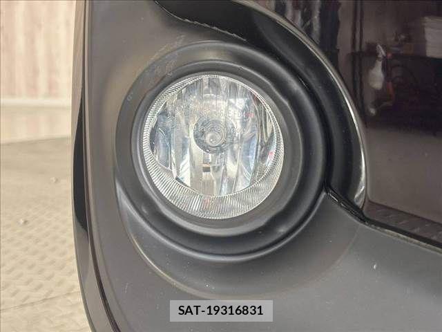 Toyota SIENTA 2018-01 8831580-24