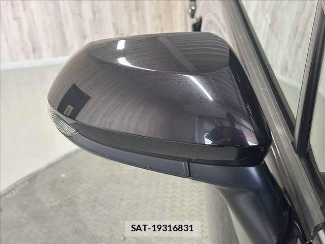 Toyota SIENTA 2018-01 8831580-26