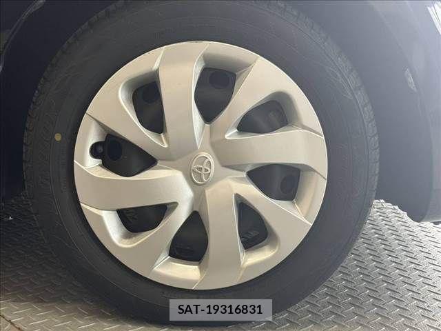 Toyota SIENTA 2018-01 8831580-27