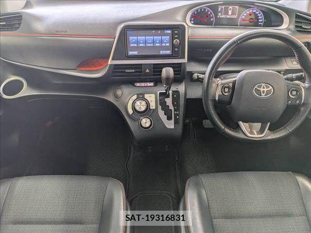 Toyota SIENTA 2018-01 8831580-2