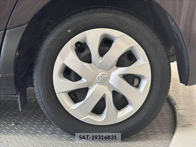 Toyota SIENTA 2018-01 8831580-29