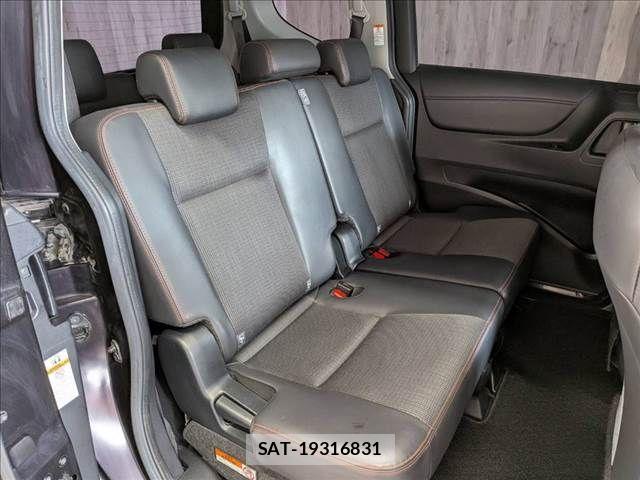 Toyota SIENTA 2018-01 8831580-7