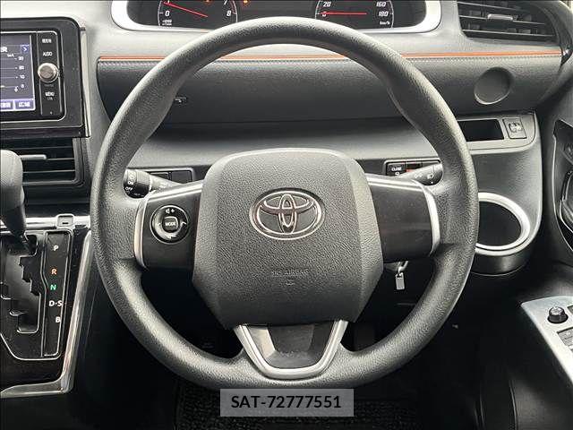 Toyota SIENTA 2017-03 8831590-12