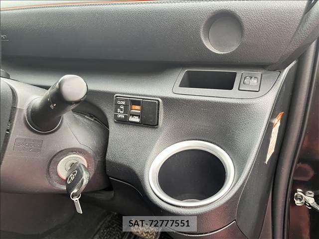 Toyota SIENTA 2017-03 8831590-15