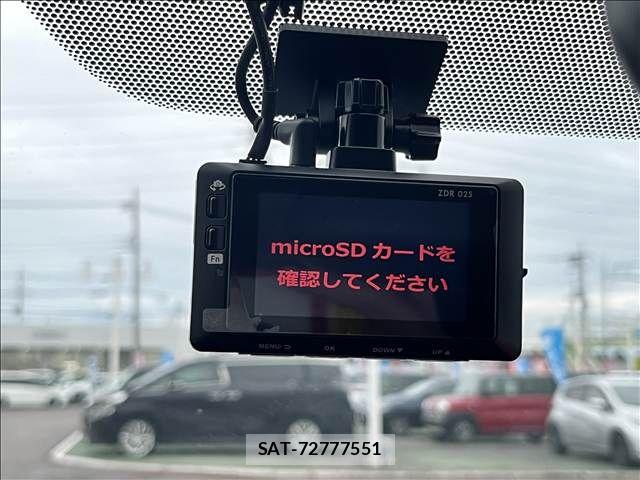 Toyota SIENTA 2017-03 8831590-16