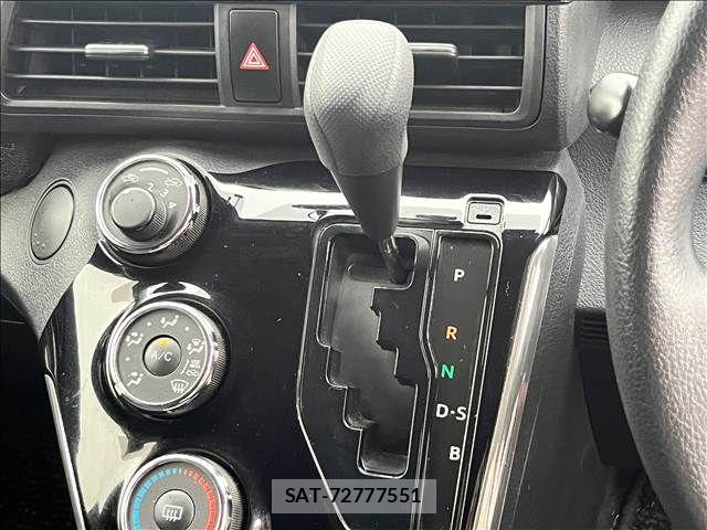 Toyota SIENTA 2017-03 8831590-20