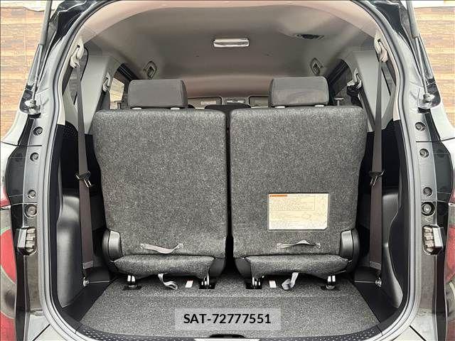 Toyota SIENTA 2017-03 8831590-25