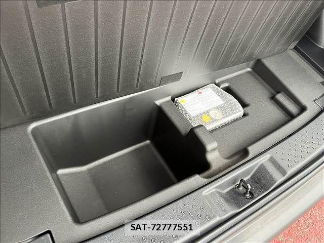 Toyota SIENTA 2017-03 8831590-29
