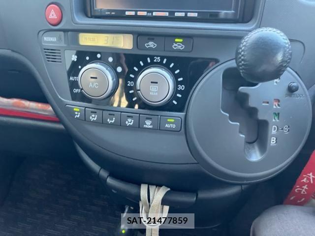 Toyota SIENTA 2012-05 8831594-10
