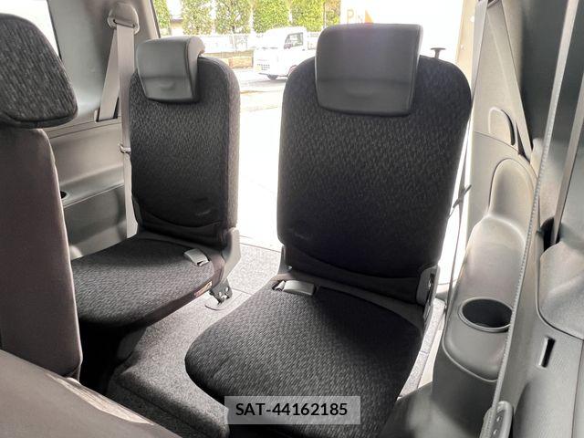 Toyota SIENTA 2012-06 8831593-13