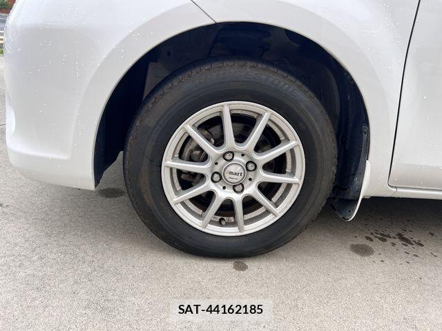 Toyota SIENTA 2012-06 8831593-15