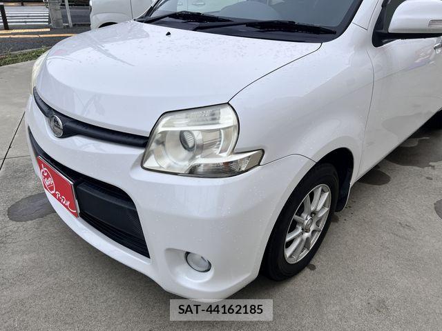 Toyota SIENTA 2012-06 8831593-16