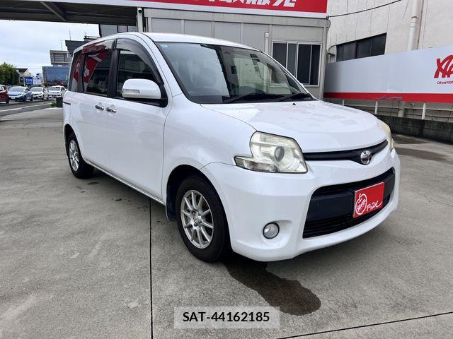 Toyota SIENTA 2012-06 8831593-19