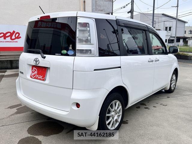 Toyota SIENTA 2012-06 8831593-2