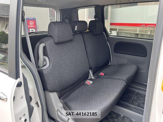 Toyota SIENTA 2012-06 8831593-8