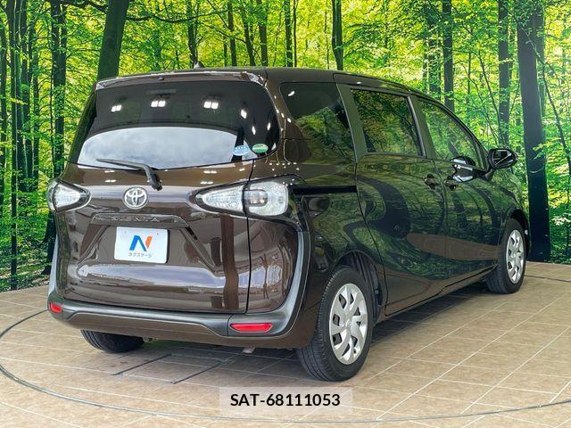 Toyota SIENTA 2016-07 8831583-17
