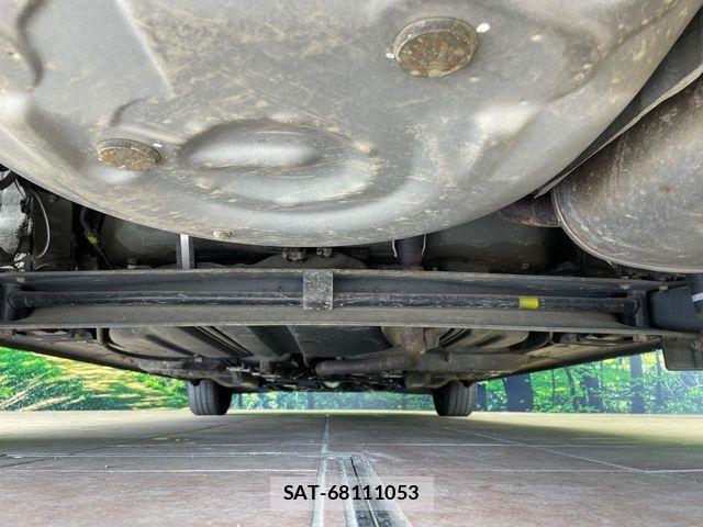 Toyota SIENTA 2016-07 8831583-19