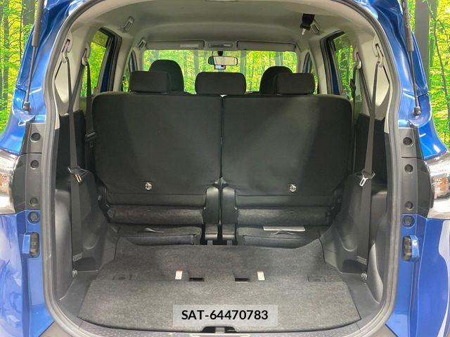 Toyota SIENTA 2018-01 8831582-11