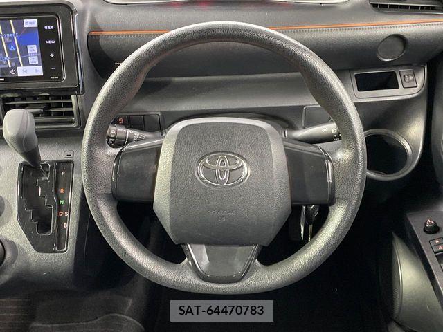Toyota SIENTA 2018-01 8831582-12