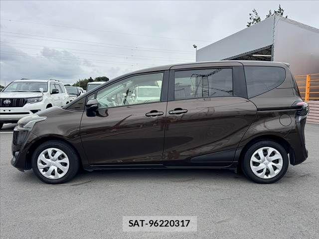 Toyota SIENTA 2016-11 8831571-10
