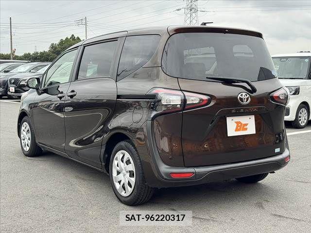 Toyota SIENTA 2016-11 8831571-12