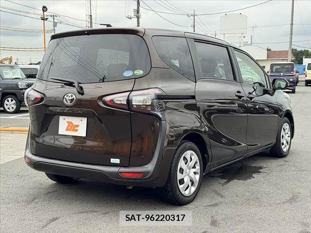 Toyota SIENTA 2016-11 8831571-14