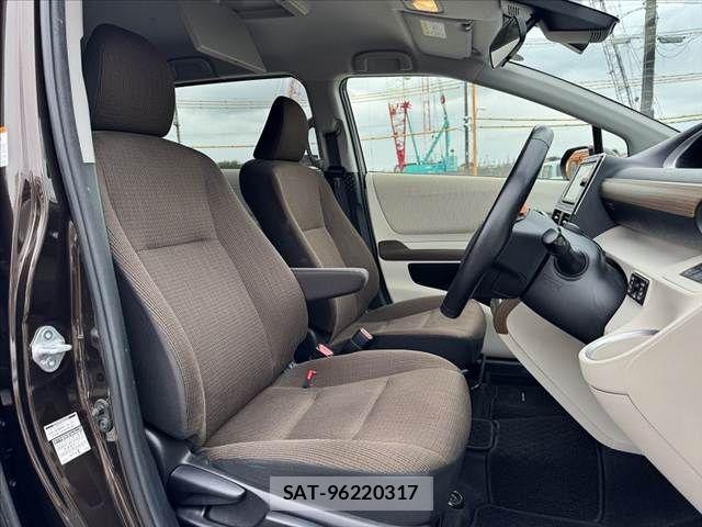 Toyota SIENTA 2016-11 8831571-15