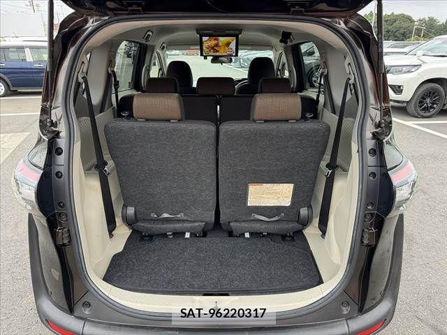 Toyota SIENTA 2016-11 8831571-18