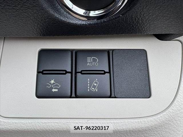Toyota SIENTA 2016-11 8831571-27
