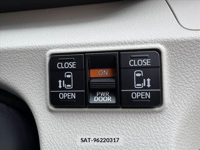 Toyota SIENTA 2016-11 8831571-4