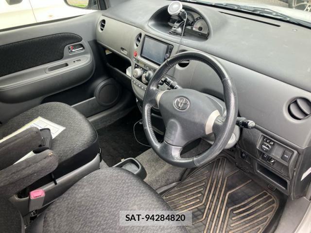 Toyota SIENTA 2013-09 8831596-10