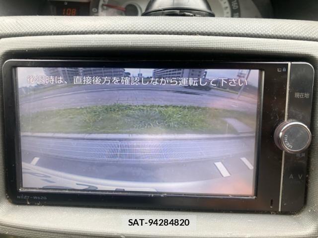 Toyota SIENTA 2013-09 8831596-17