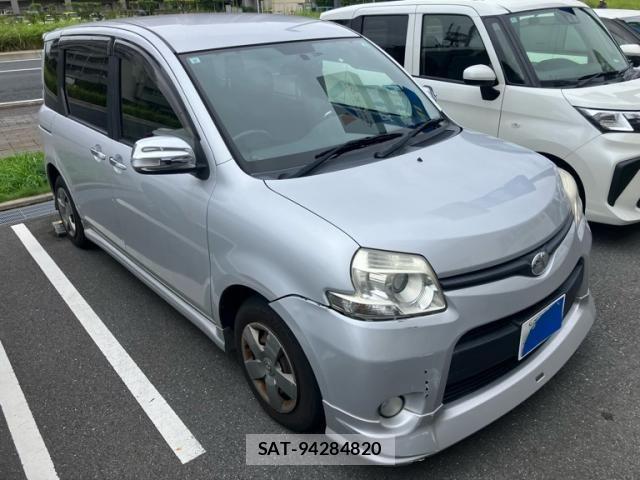 Toyota SIENTA 2013-09 8831596-1