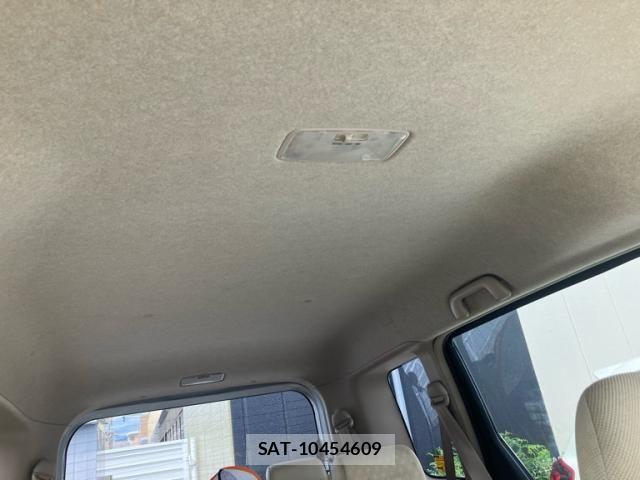 Toyota SIENTA 2006-07 8831597-15